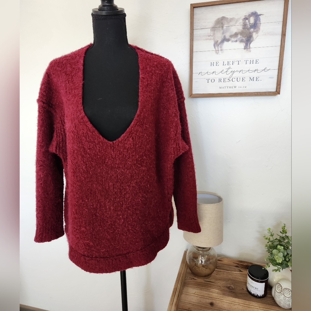 FREE PEOPLE OVERSIZED SUPER SOFT FUZZY V-NECK SWEATER